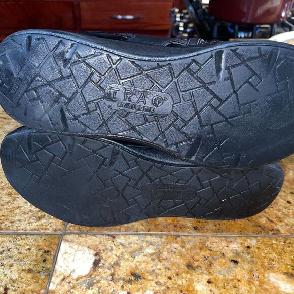 Traq By Alegria Qarma On Point
Black Lace-up Sneaker Shoes sz 8.5 - Picture 7 of 10